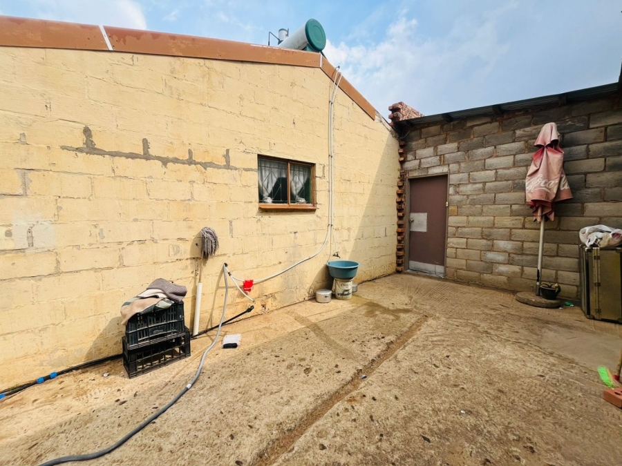 2 Bedroom Property for Sale in Bloemside 5 Free State